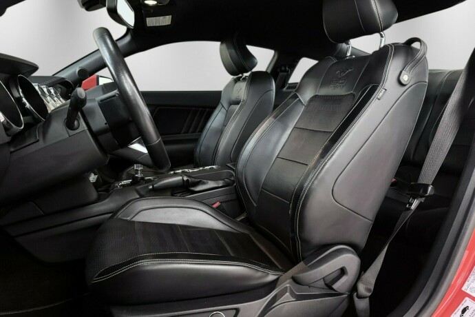 ford-mustang-bensin-2015-big-12