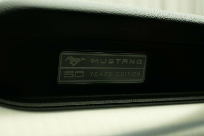 ford-mustang-bensin-2015-big-42