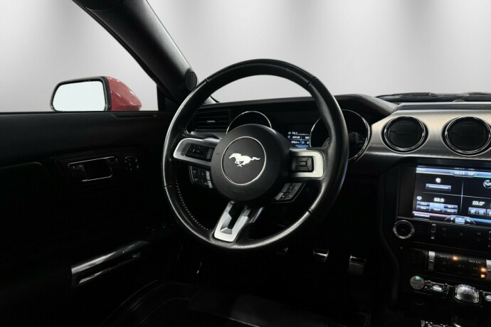 ford-mustang-bensin-2015-big-17