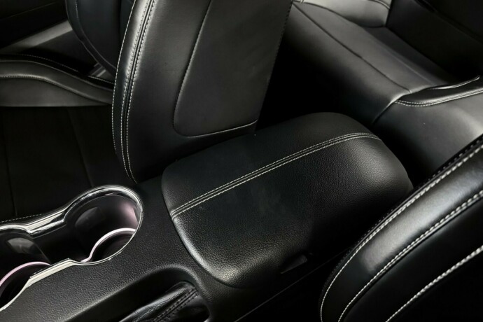 ford-mustang-bensin-2015-big-28