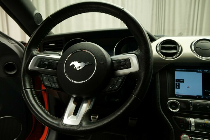 ford-mustang-bensin-2015-big-37