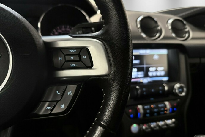 ford-mustang-bensin-2015-big-20