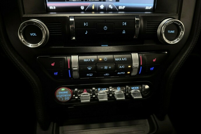 ford-mustang-bensin-2015-big-26