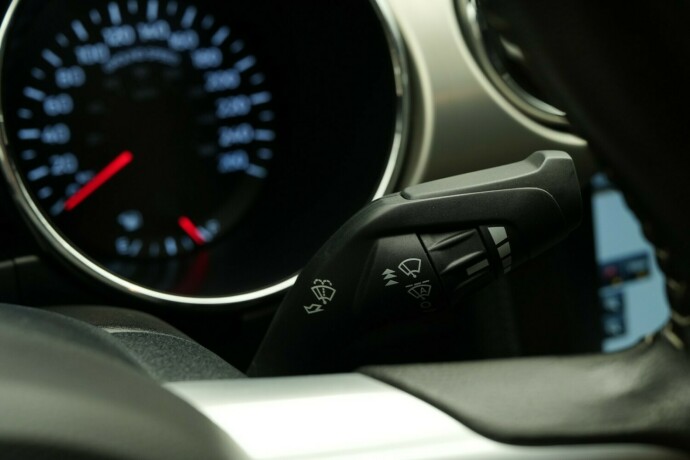 ford-mustang-bensin-2015-big-34