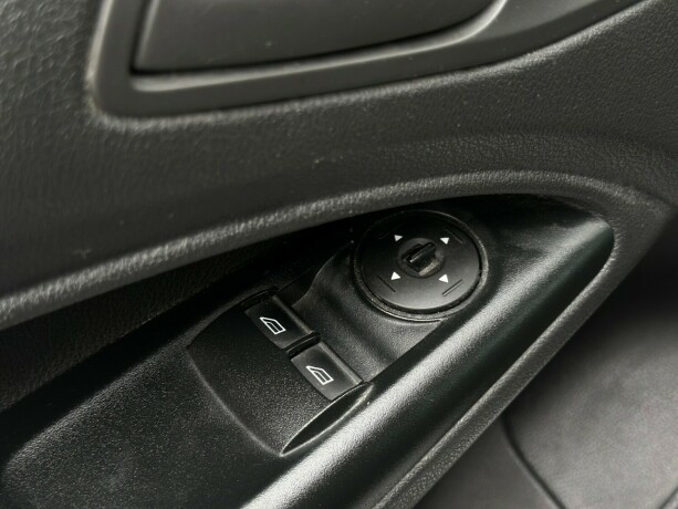 ford-transit-connect-diesel-2017-big-22
