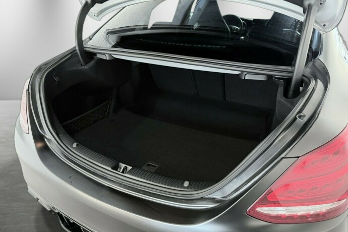 mercedes-benz-c43-bensin-2017-big-7