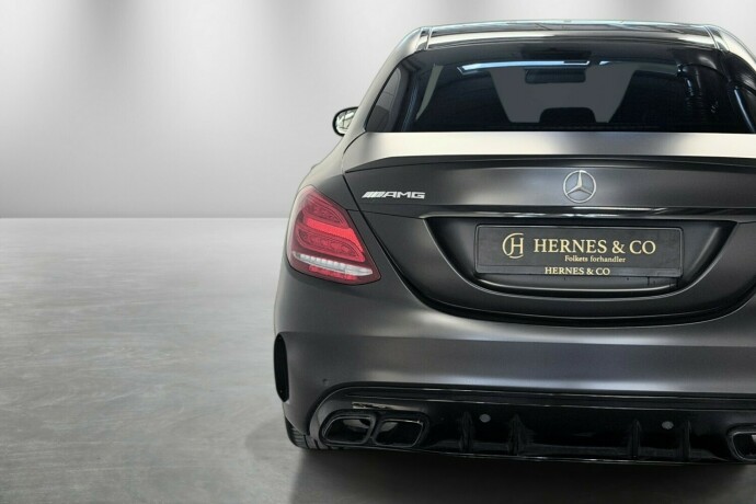 mercedes-benz-c43-bensin-2017-big-5