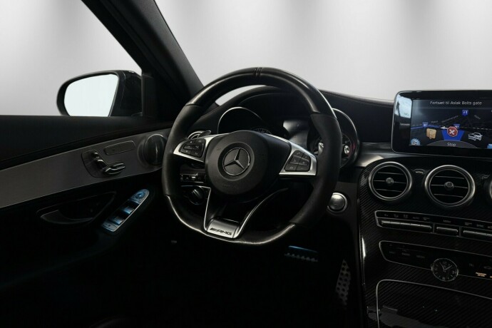 mercedes-benz-c43-bensin-2017-big-12
