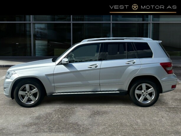 mercedes-benz-glk320-diesel-2009-big-3