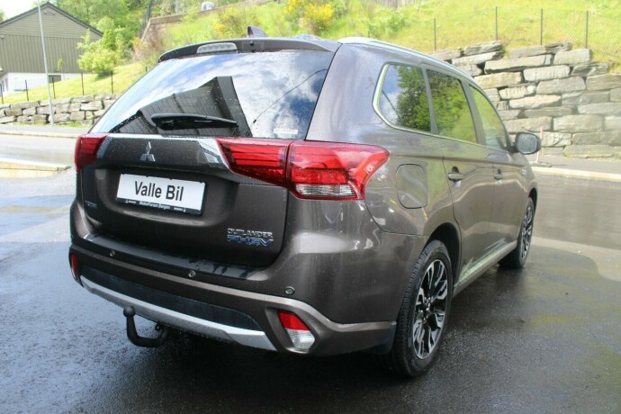 mitsubishi-outlander-elektrisitetbensin-2018-big-4