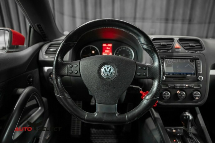volkswagen-scirocco-diesel-2009-big-21