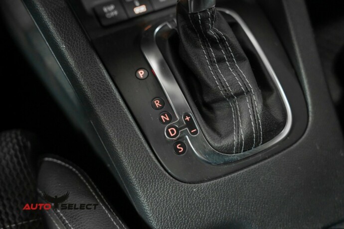 volkswagen-scirocco-diesel-2009-big-30