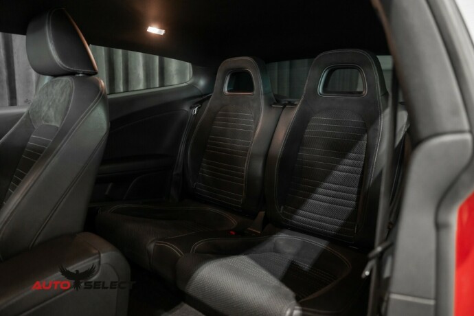 volkswagen-scirocco-diesel-2009-big-19