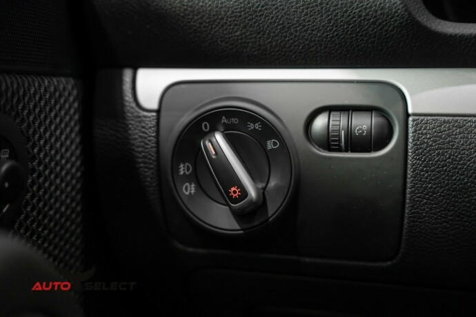 volkswagen-scirocco-diesel-2009-big-22