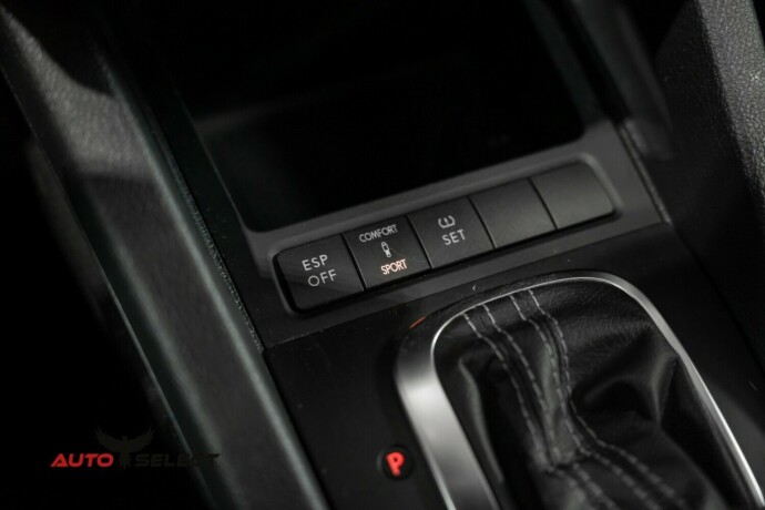 volkswagen-scirocco-diesel-2009-big-31