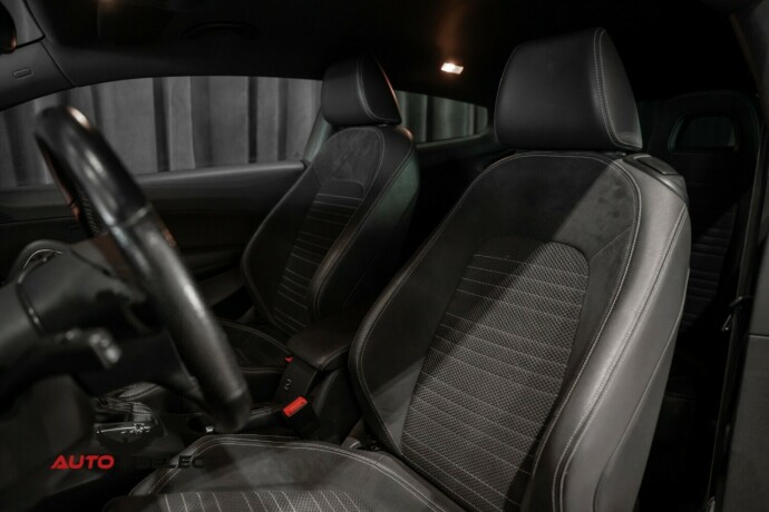 volkswagen-scirocco-diesel-2009-big-18