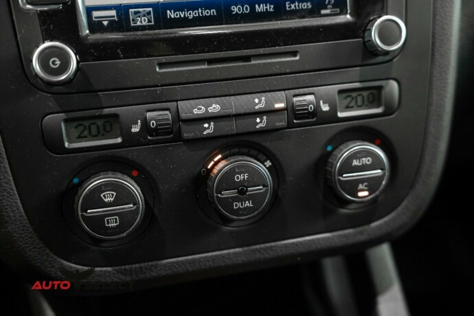 volkswagen-scirocco-diesel-2009-big-29