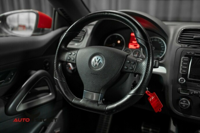 volkswagen-scirocco-diesel-2009-big-20
