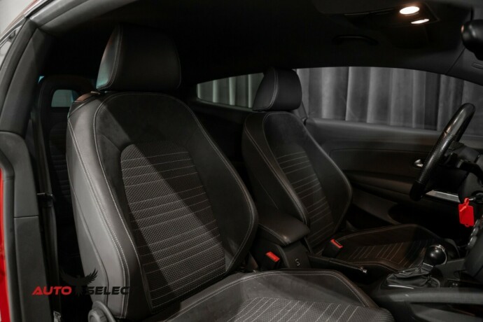 volkswagen-scirocco-diesel-2009-big-13