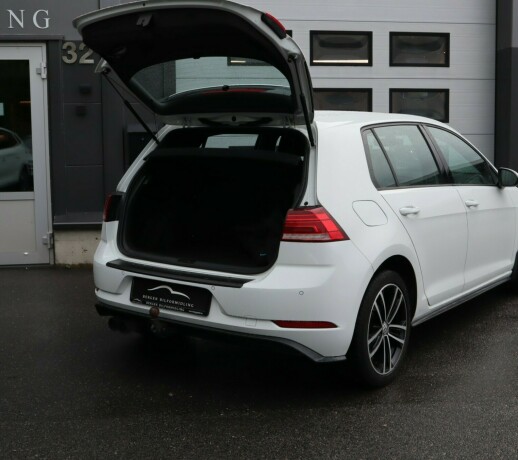volkswagen-golf-elektrisitetbensin-2018-big-25