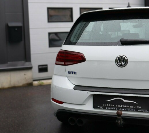 volkswagen-golf-elektrisitetbensin-2018-big-7