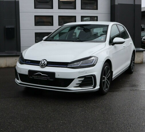 volkswagen-golf-elektrisitetbensin-2018-big-2