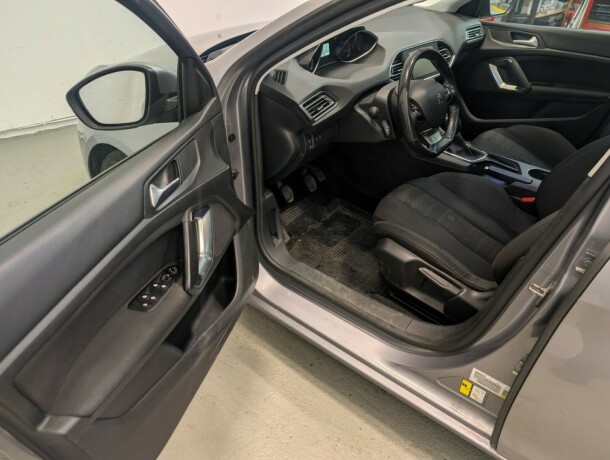 peugeot-308-diesel-2016-big-6
