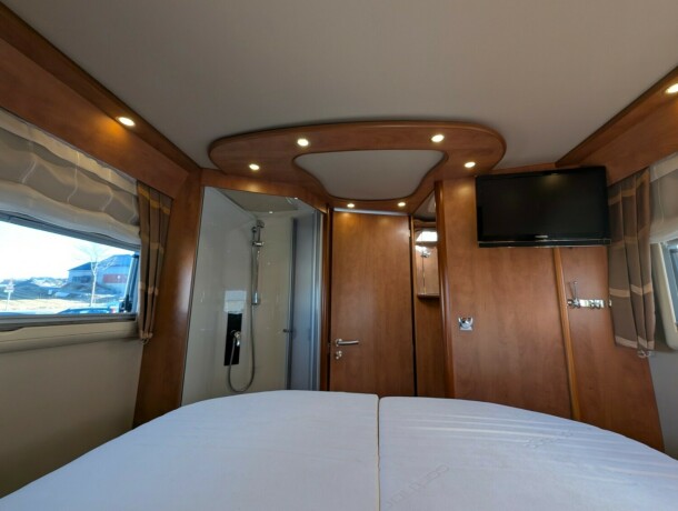 carthago-chic-c-line-i-50-diesel-2013-big-84