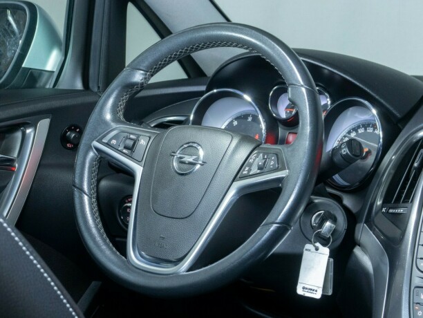 opel-astra-diesel-2010-big-15