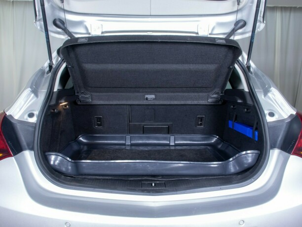 opel-astra-diesel-2010-big-10