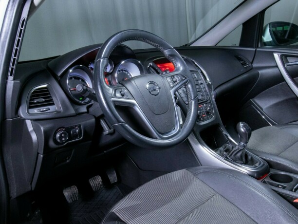 opel-astra-diesel-2010-big-34