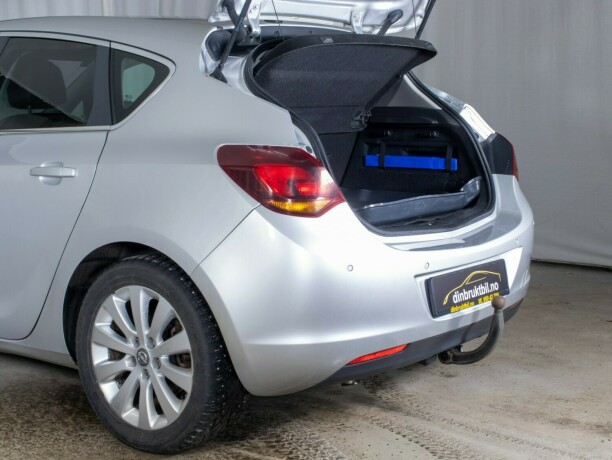 opel-astra-diesel-2010-big-9