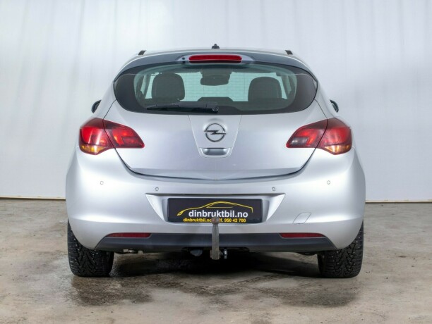 opel-astra-diesel-2010-big-7