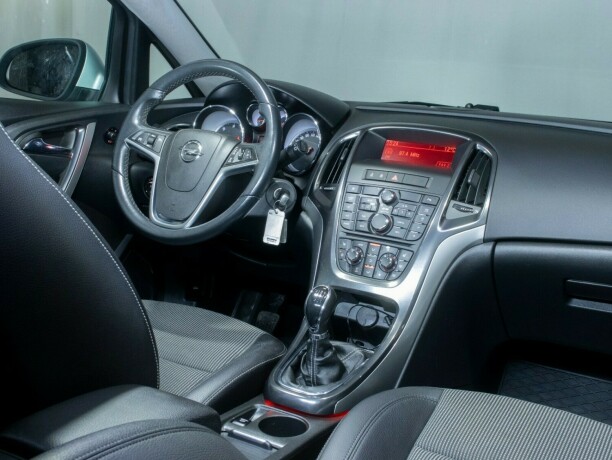 opel-astra-diesel-2010-big-17