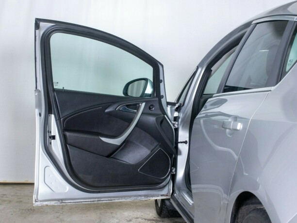 opel-astra-diesel-2010-big-19