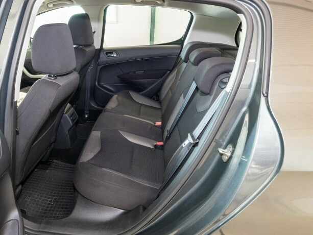 peugeot-308-diesel-2011-big-13