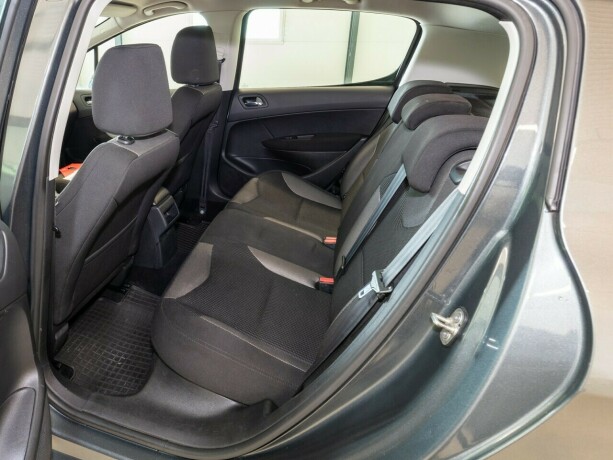 peugeot-308-diesel-2011-big-12