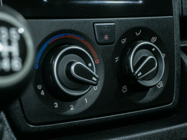 peugeot-boxer-diesel-2019-big-32