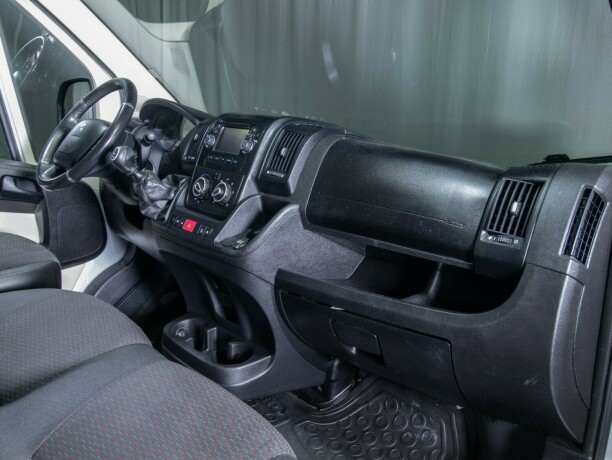 peugeot-boxer-diesel-2019-big-20
