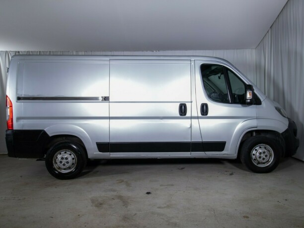 peugeot-boxer-diesel-2019-big-9
