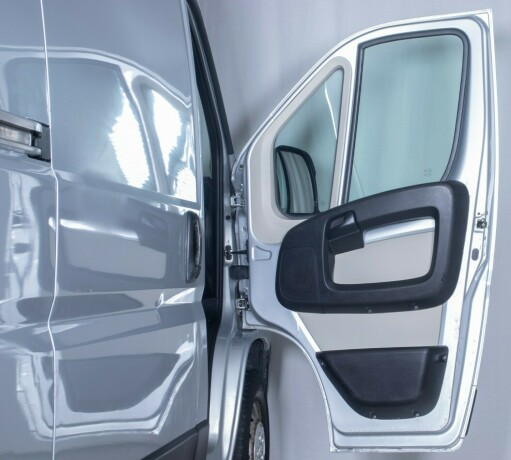 peugeot-boxer-diesel-2019-big-16