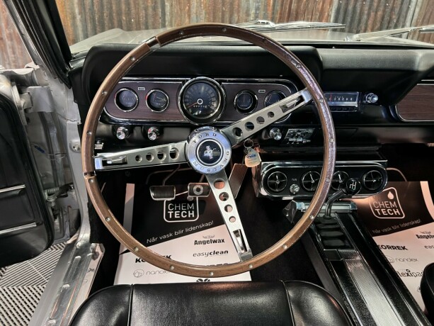 ford-mustang-bensin-1966-big-23
