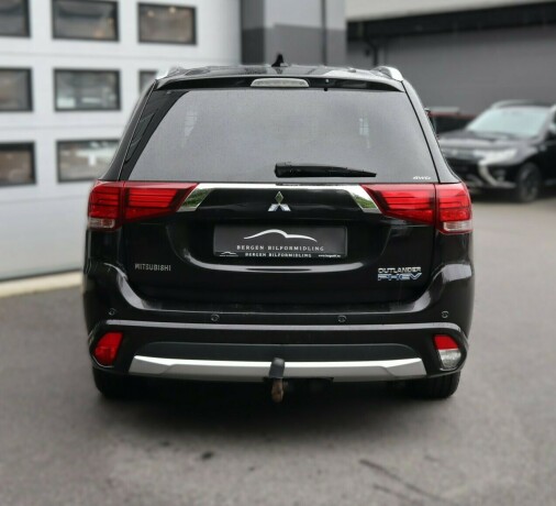 mitsubishi-outlander-elektrisitetbensin-2016-big-5