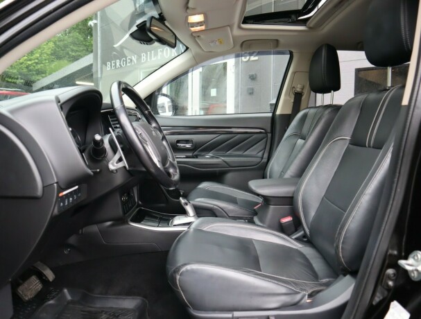 mitsubishi-outlander-elektrisitetbensin-2016-big-8