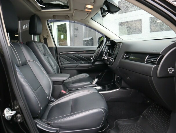 mitsubishi-outlander-elektrisitetbensin-2016-big-10