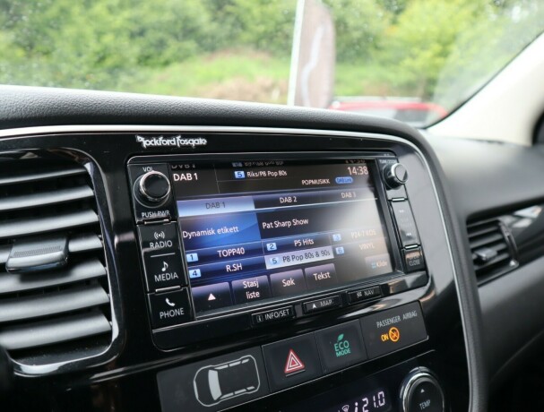 mitsubishi-outlander-elektrisitetbensin-2016-big-25