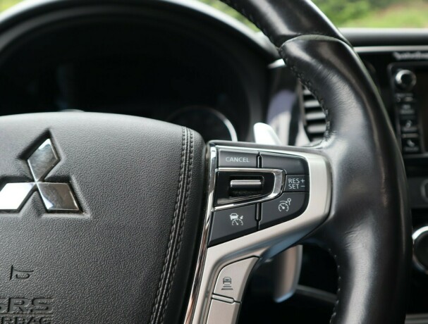 mitsubishi-outlander-elektrisitetbensin-2016-big-14