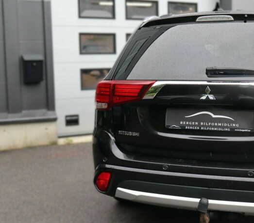 mitsubishi-outlander-elektrisitetbensin-2016-big-7