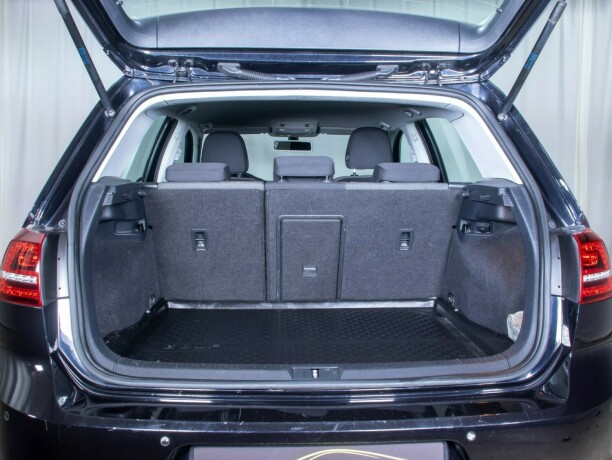 volkswagen-golf-diesel-2014-big-12