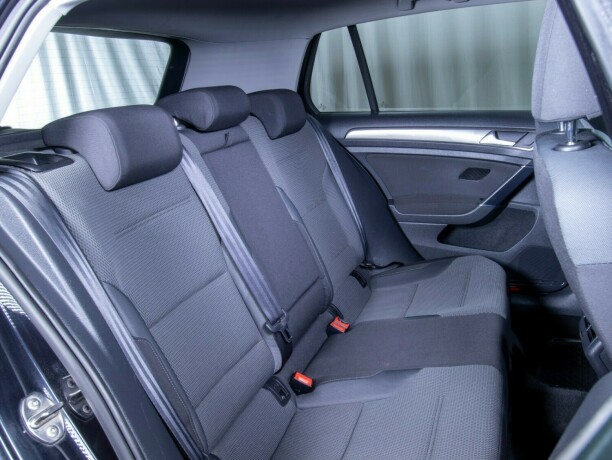 volkswagen-golf-diesel-2014-big-44